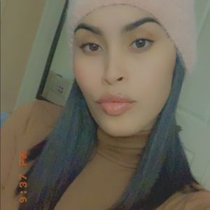 Meet your Posher, Noelia